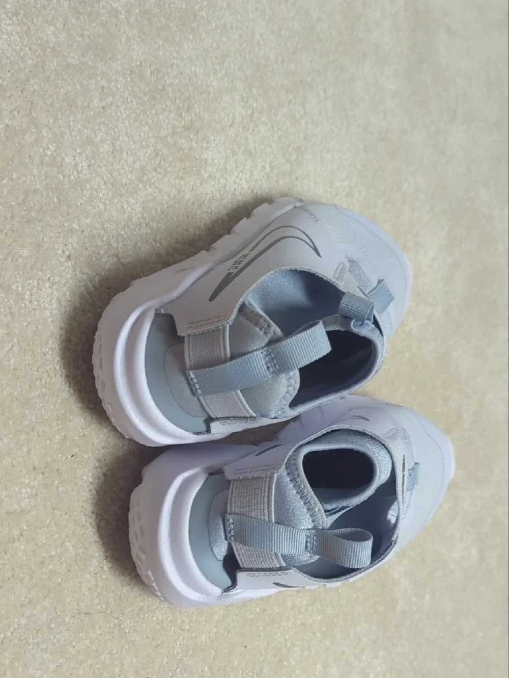 Nike Kids Slip-On Sneakers in Light Gray and White with Elastic Strap